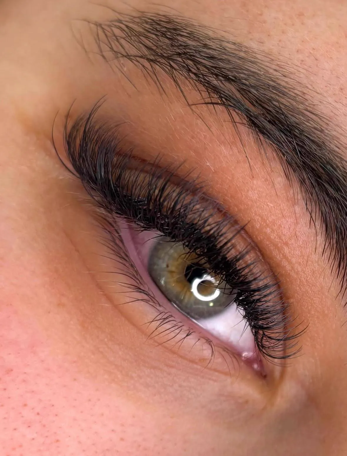 Volumen Wimpernverlängerung Technik