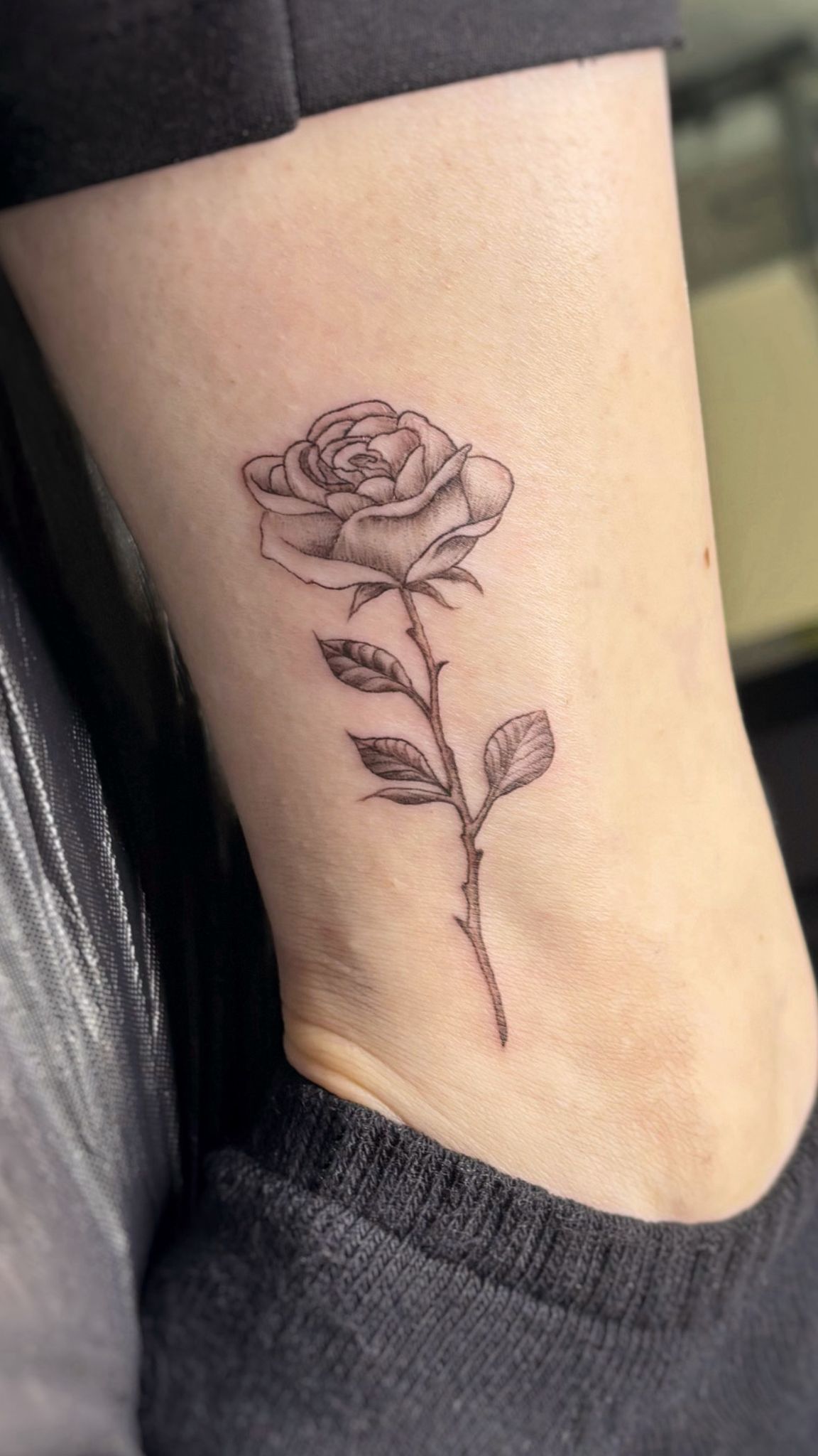 Rose Fineline Tattoo
